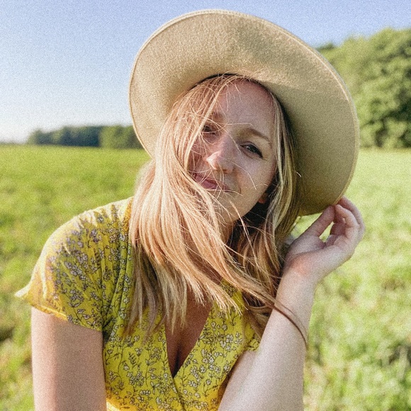 Meet your Posher, Katie - Picture 1 of 1